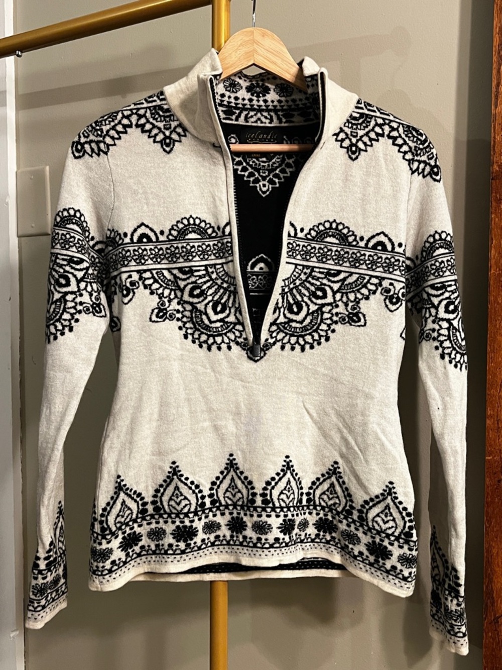 Women's Cream & Black Quarter-Zip Turtleneck Sweater